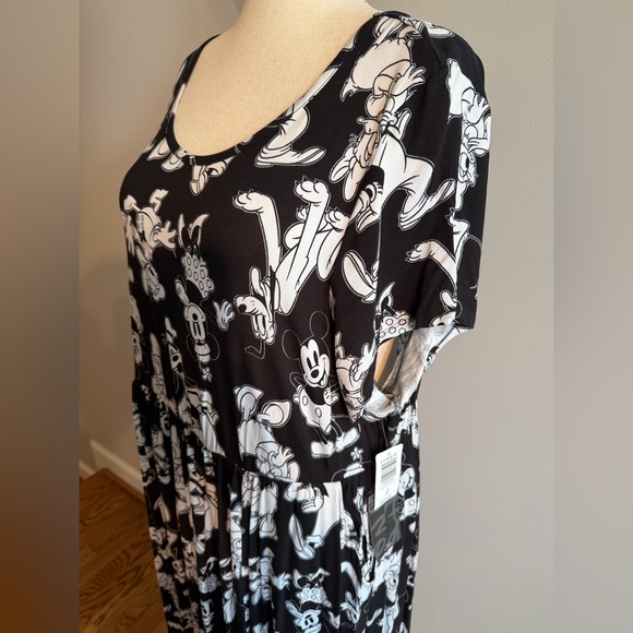 NWT Disney by Torrid Mickey and Friends Midi Dress - Torrid Size 4 (26, 4X) - Picture 8 of 15